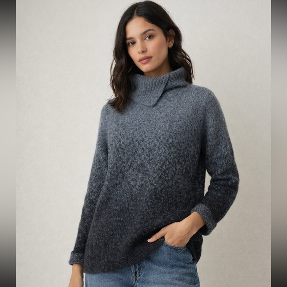Holt Renfrew Sweaters - Holt Renfrew Ombré Turtleneck Sweater | Wool Blend | Grey to Charcoal